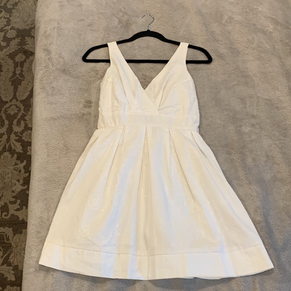 Dress - Picture 4 of 9